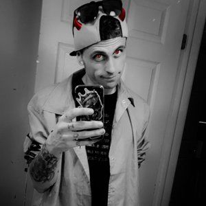 Meet your Posher, Derrick